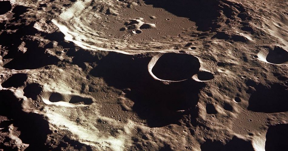 ../multimedia/img/immagini-astronomiche/cratere lunare.jpg
